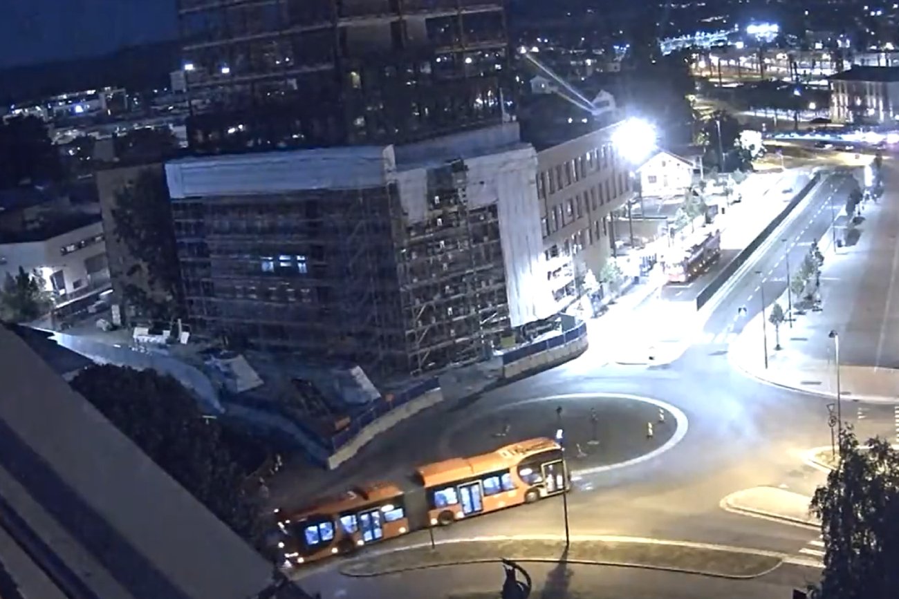 Przelot meteorytu nad Skandynawią. Niebo rozbłysło na pomarańczowo. Przelot meteorytu nad Skandynawią