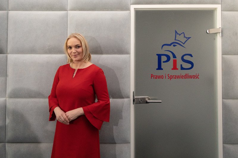 W październiku Dominika Chorosińska została posłanką PiS.