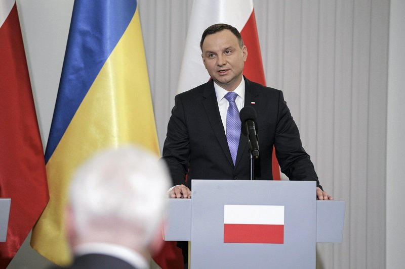 Andrzej Duda w rozmowie z komikiem obwinił Ukraińców za epidemię koronawirusa w Polsce.
