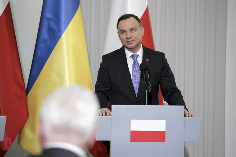 Andrzej Duda w rozmowie z komikiem obwinił Ukraińców za epidemię koronawirusa w Polsce.