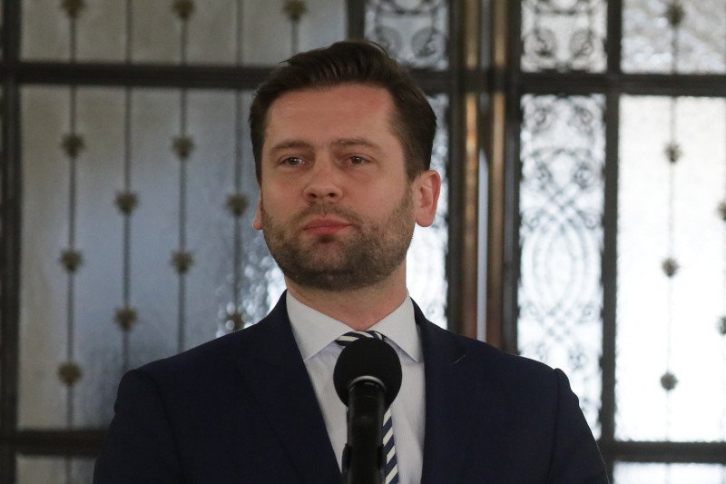 Kamil Bortniczuk komentuje zatrudnienie żony Andruszkiewicza.