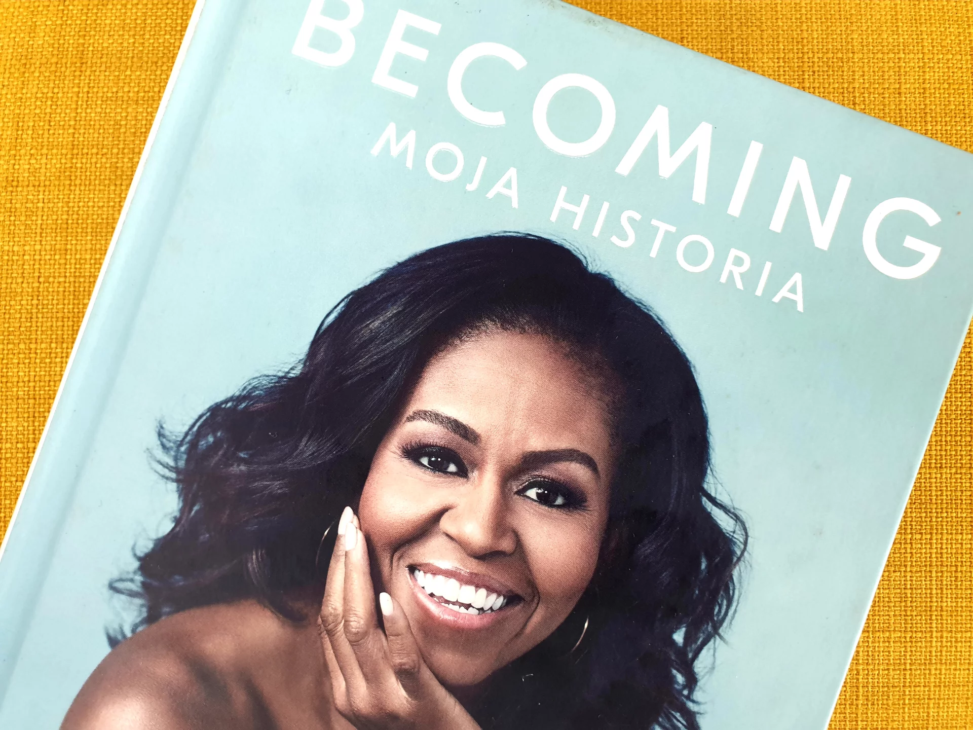 "Becoming" Michelle Obamy to bestseller. Na całym świecie sprzedano już 10 mln egzemplarzy.
