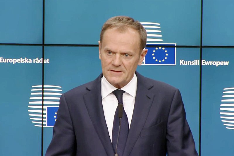 Na pierwszej konferencji po reelekcji Donald Tusk oznajmił, iż zamierza walczyć, by polski rząd nie dotknęła izolacja w UE.