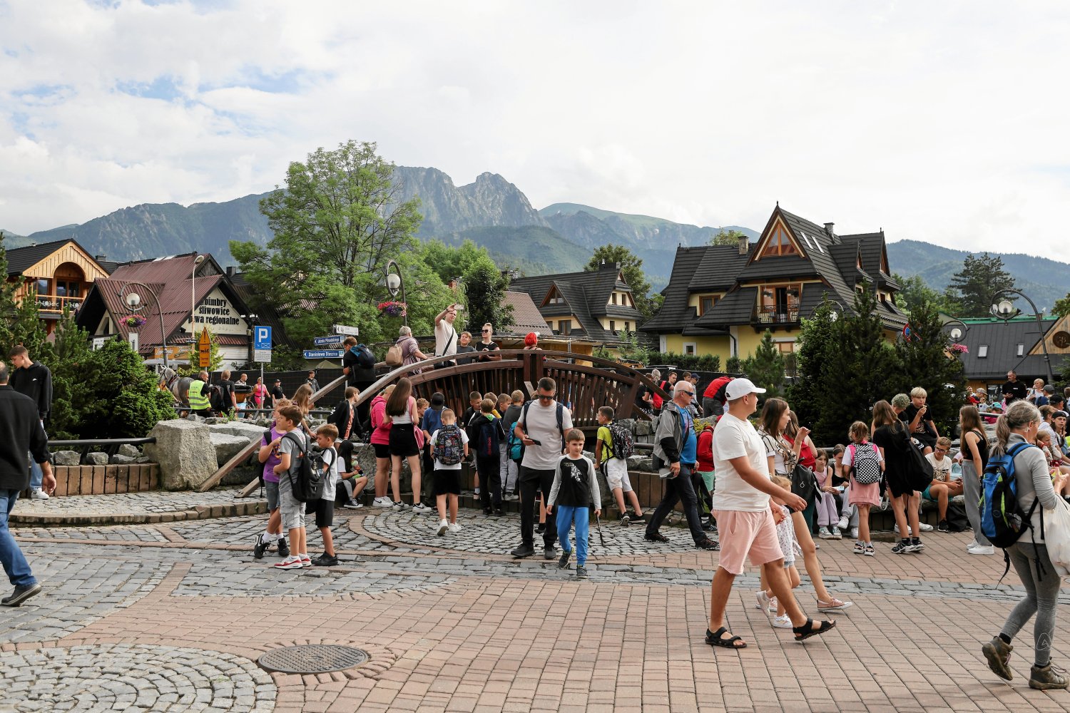 Hotel w Zakopanem wywiesił taki komunikat. choćby 3 tys. zł kary za nieprzestrzeganie