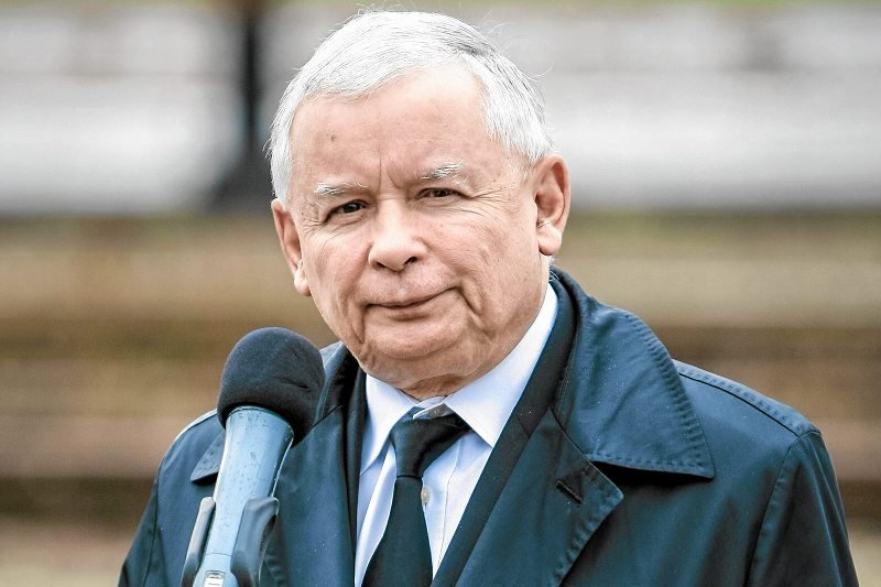 Według najnowszego sondażu partia Kaczyńskiego wygrałaby najbliższe wybory