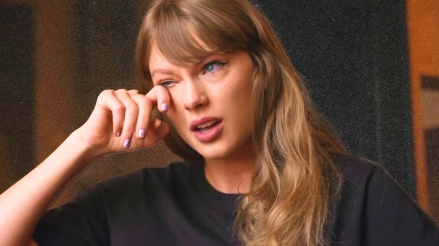 Taylor Swift płacze przed kamerą. Wspomnienia o tragedii były zbyt bolesne Taylor Swift płacze przed kamerą. Wspomnienia o tragedii były zbyt bolesne