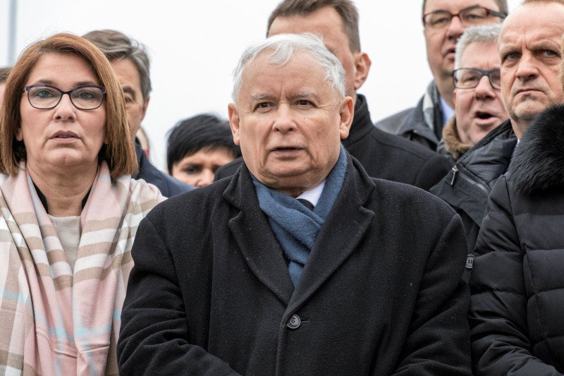 Beata Mazurek o ataku na prezydenta Gdańska: "Dziś prezydent Adamowicz nie jest naszym  przeciwnikiem politycznym ale ofiarą zbrodniczej agresji".