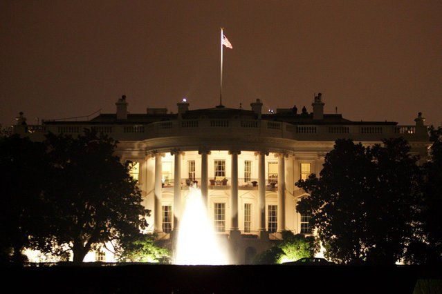 Strzelanina pod Białym Domem - nikt nie może opuścić budynku. Jedna osoba została ranna