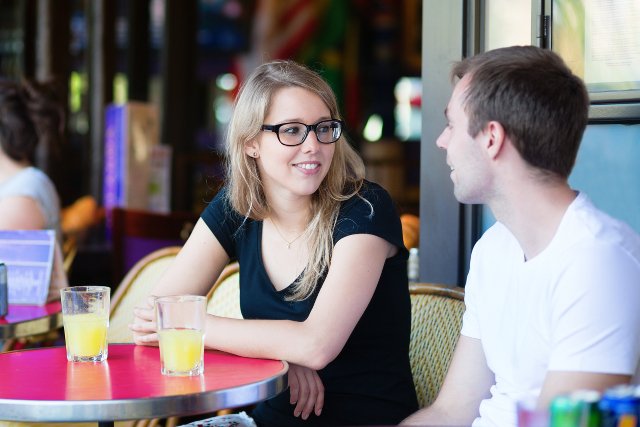 Czy 36 pytań może sprawić, że zakochasz się w drugiej osobie?