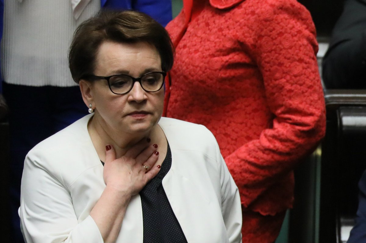 Anna Zalewska i jej mowa ciała podczas głosowania nad wotum nieufności. Daria Domaradzka-Guzik jednoznacznie oceniła gesty minister edukacji.