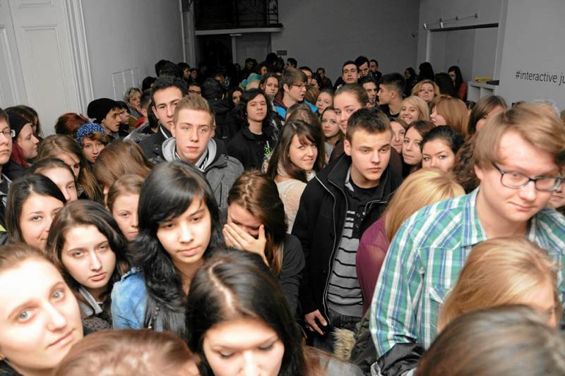 - Na wejście na casting trzeba czekać nawet po 12-14 godzin - mówią nasi bohaterzy