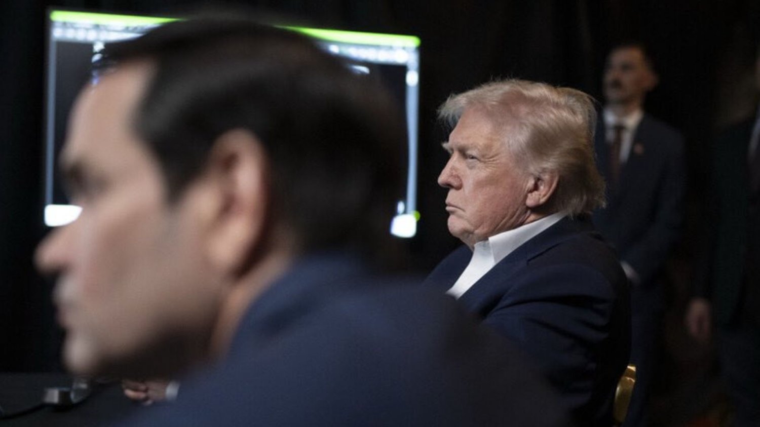 Donald Trump na żywo oglądał atak na Wenezuelę