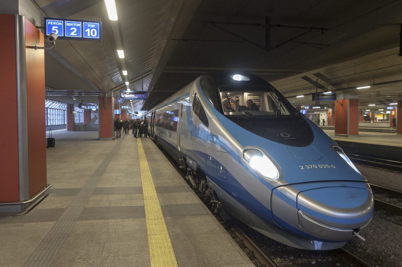Mamy Pendolino a wyszło jak zwykle. Pociągi jeżdżą puste, bo są za drogie