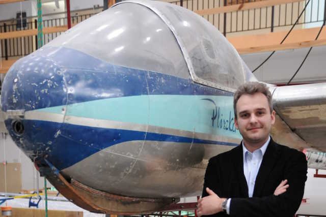 Młody Inżynier Łukasz Święch ma szansę opracować metodę, która pozwoli tworzyć lżejsze i wytrzymalsze samoloty.