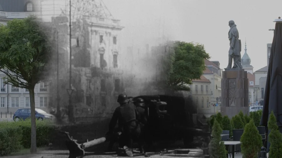 Plac Teatralny, widok na Ratusz 1944/2014r.