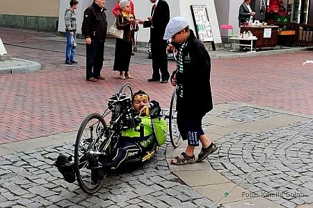 Sportowiec z niepełnosprawnością, w-skers wspólnie z synem Hubertem przygotowuje się do kolejnego startu na handybike'u