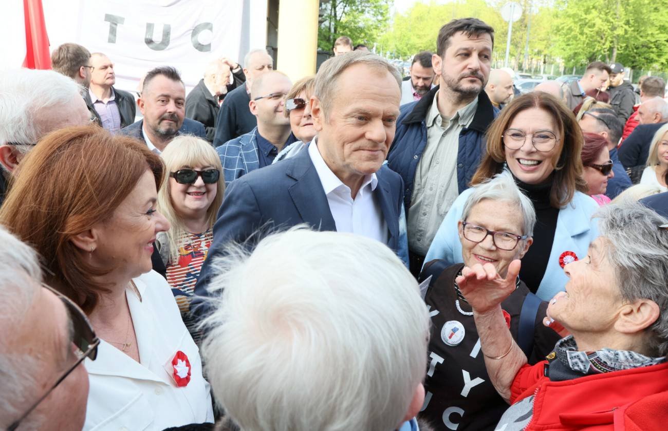 Donald Tusk zapowiada "babciowe". Ile wyniesie i kto je dostanie?