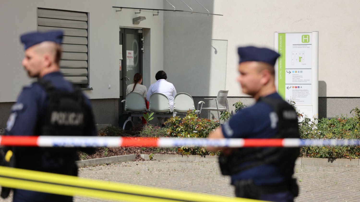 Atak nożownika na lekarza w Krakowie. Rodzice napastnika nie mogą uwierzyć w to, co się stało. Atak nożownika w szpitalu w Krakowie. Rodzice napastnika zabrali głos.