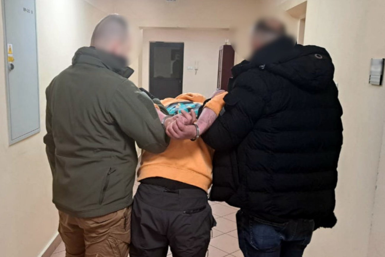 Policja zatrzymała kierowcę, który potrącił 14-latka w Warszawie. Sprawca nie miał prawa jazdy.