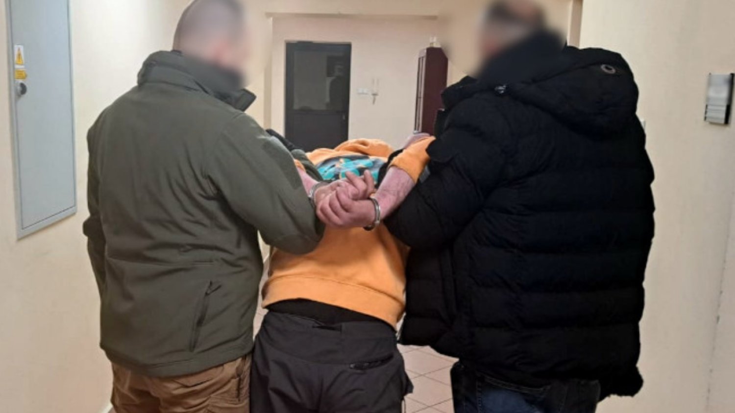 Sprawca tragicznego wypadku w Warszawie zatrzymany. Kierowca ddpowie za zabójstwo 14-latka. Policja zatrzymała kierowcę, który potrącił 14-latka w Warszawie. Sprawca nie miał prawa jazdy.