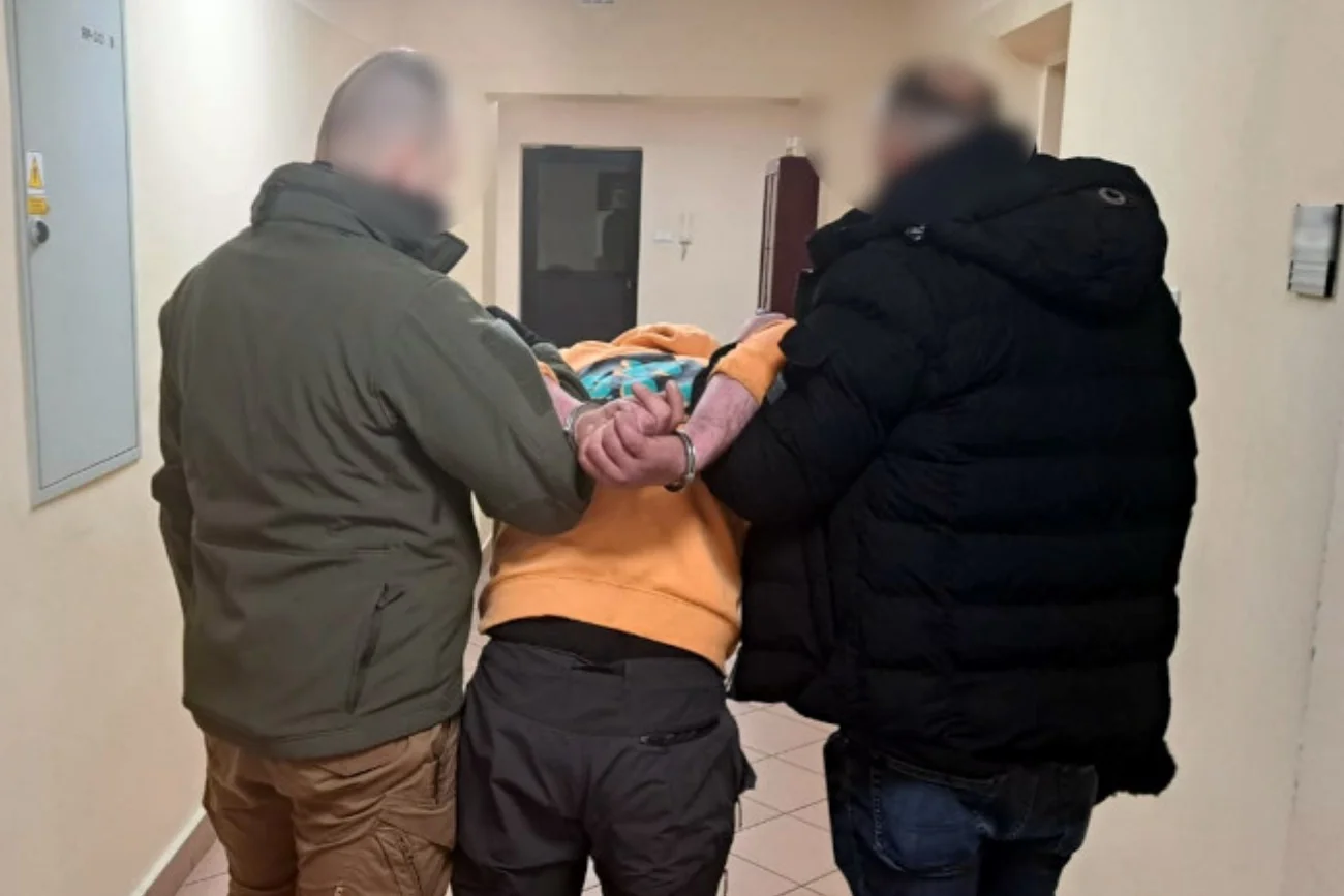 Sprawca tragicznego wypadku w Warszawie zatrzymany. Kierowca ddpowie za zabójstwo 14-latka. Policja zatrzymała kierowcę, który potrącił 14-latka w Warszawie. Sprawca nie miał prawa jazdy.