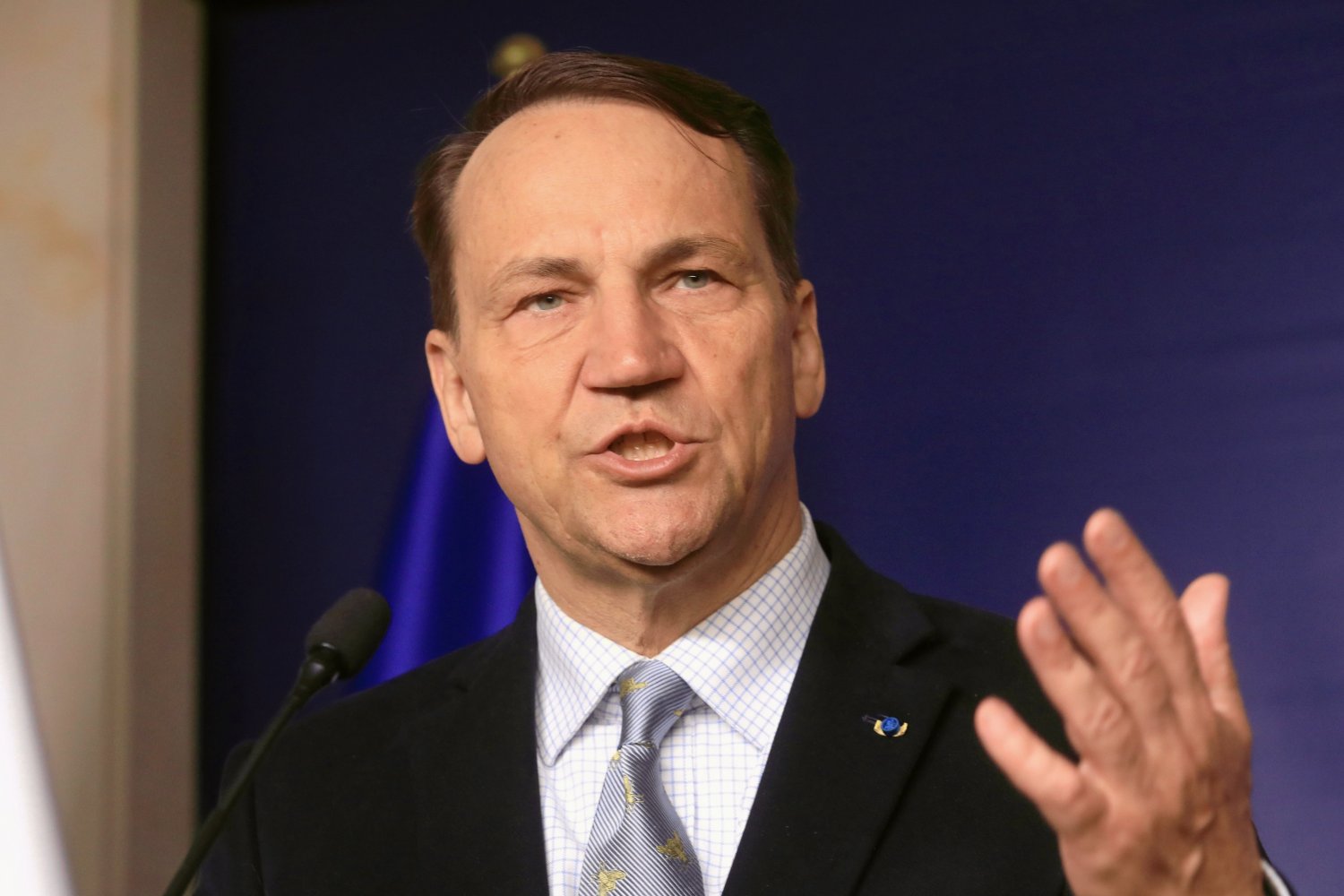 "Jeszcze miał mleczaki". Sikorski mocno odpowiada ministrowi Nawrockiego