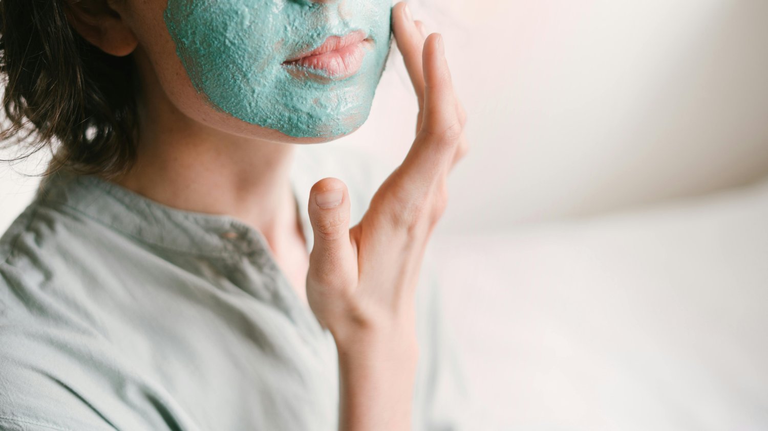 Jak wyglądać dobrze bez makijażu? 7 nawyków naturalnych piękności