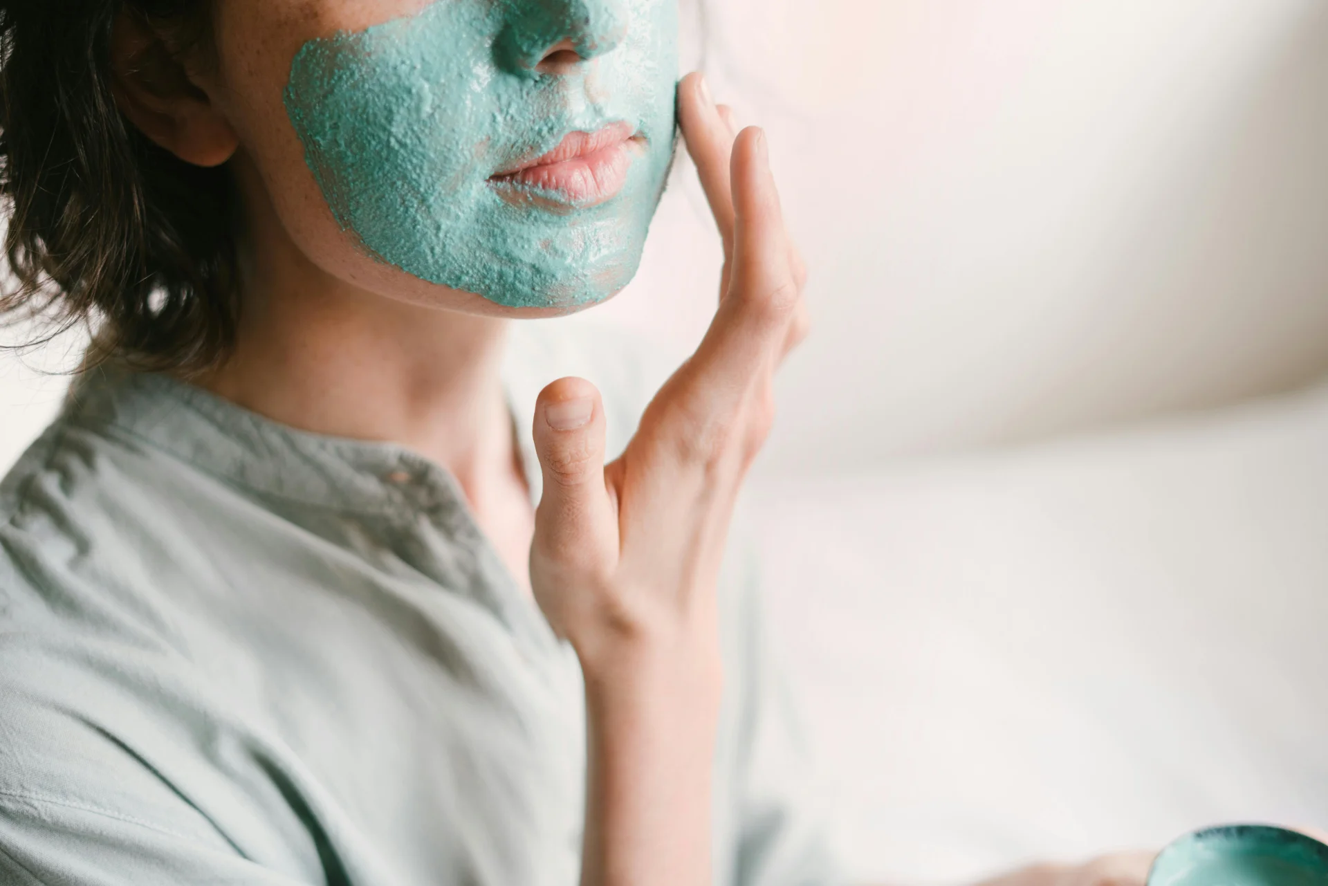 Jak wyglądać dobrze bez makijażu? 7 nawyków naturalnych piękności