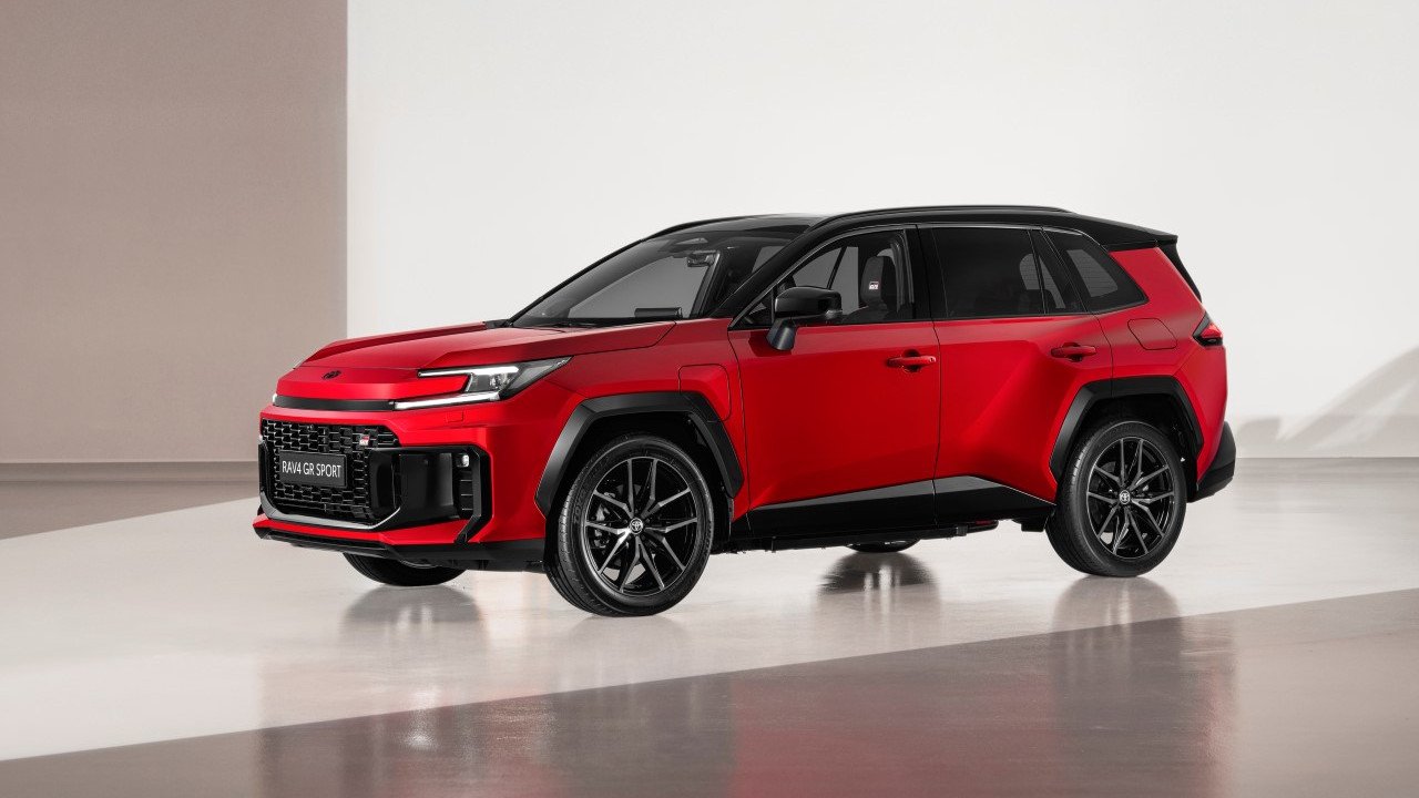 Nowa Toyota RAV4 wchodzi do Polski z drzwiami. Miałem rację ws. cennika