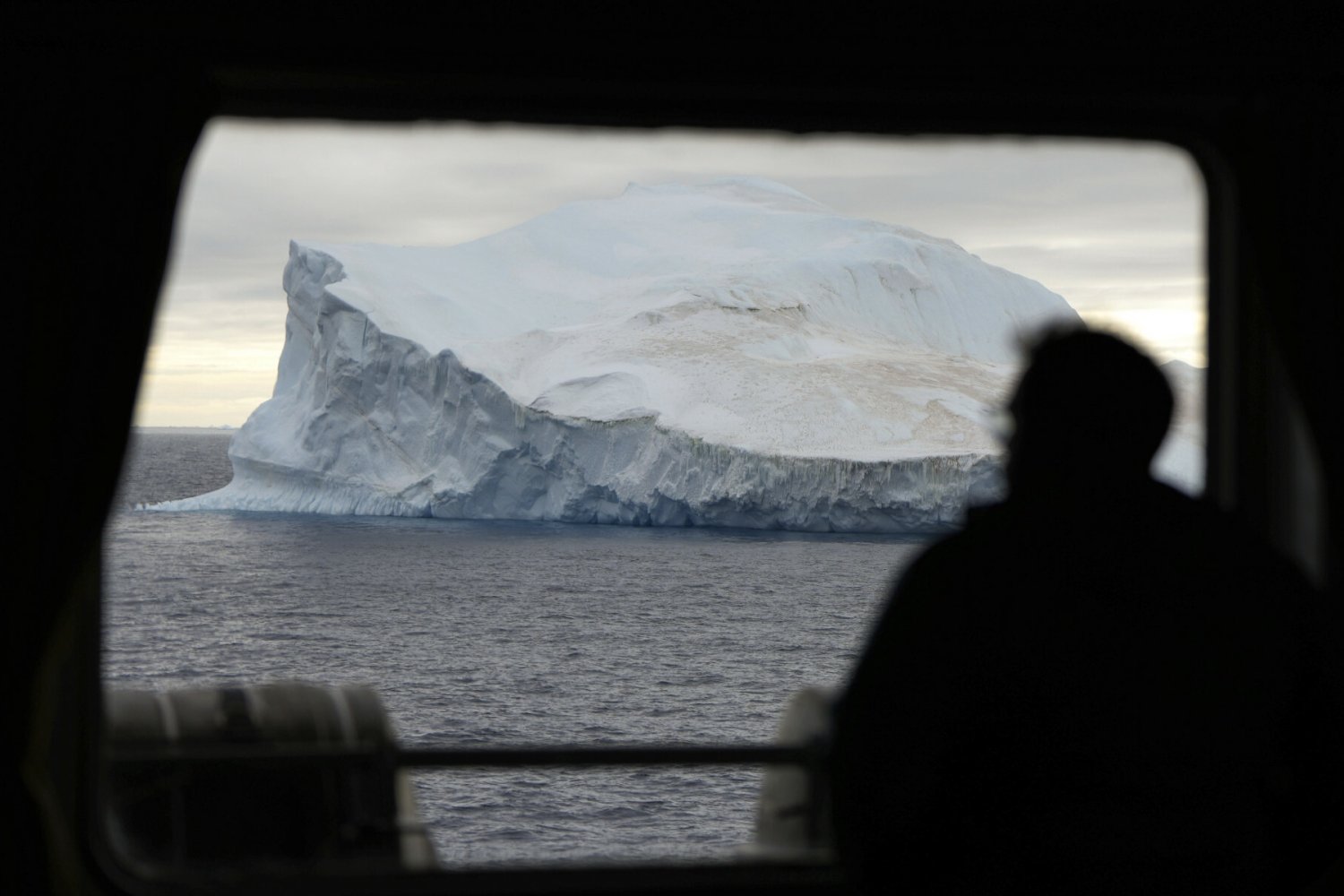Największa na świecie góra lodowa ruszyła się pierwszy raz od 30 lat.