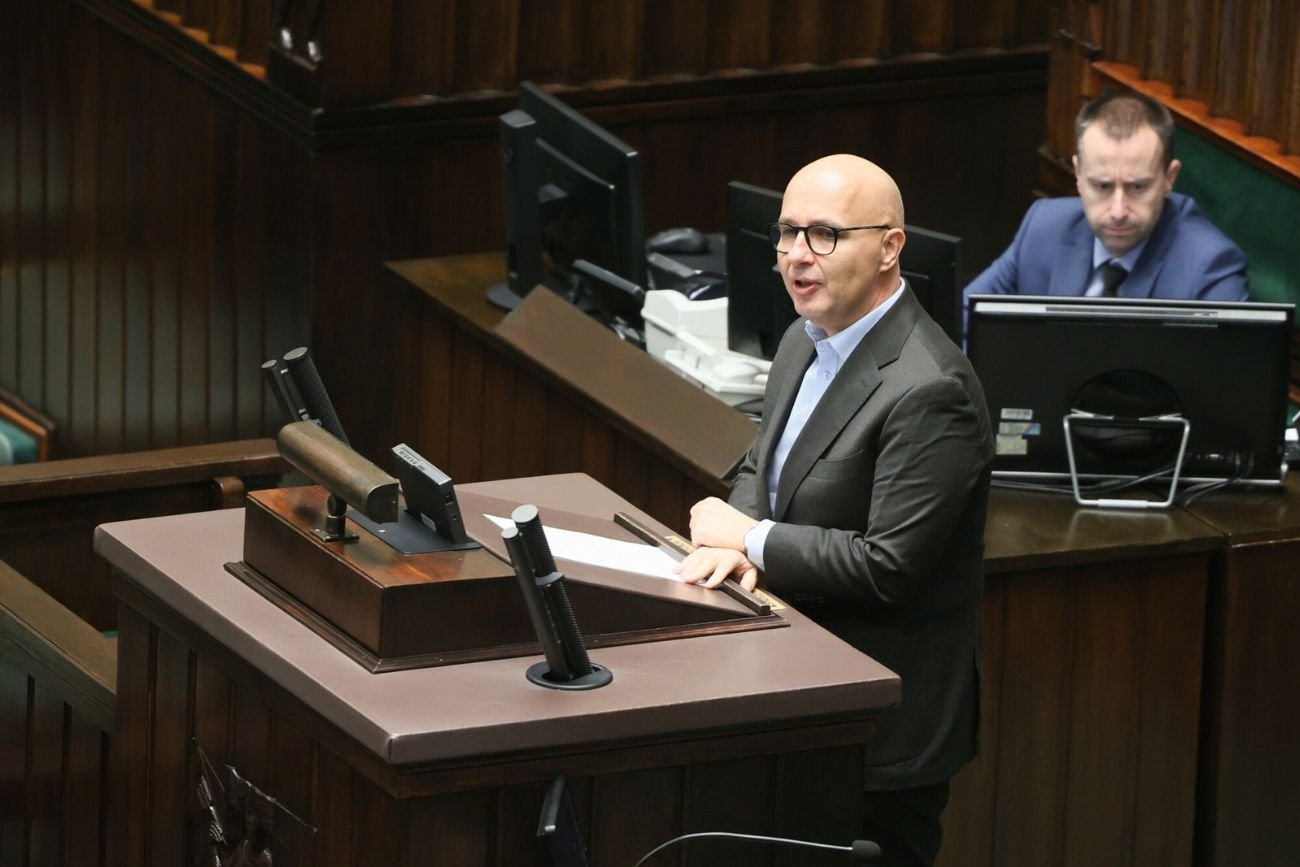 Poseł KO ma 12 mieszkań. Mimo to pobiera dodatek na wynajem w Warszawie