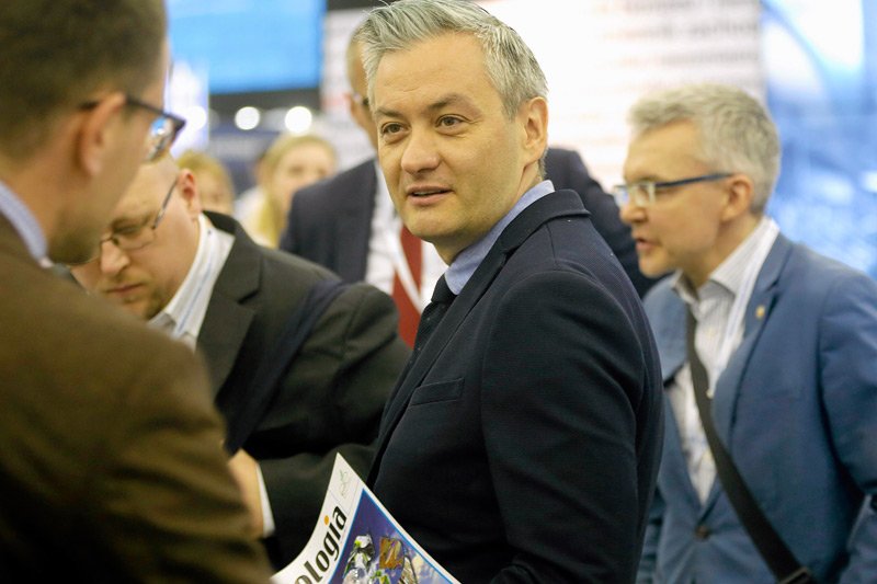 Prezydent Słupska Robert Biedroń zaskoczył na Europejskim Kongresie Gospodarczym w Katowicach.