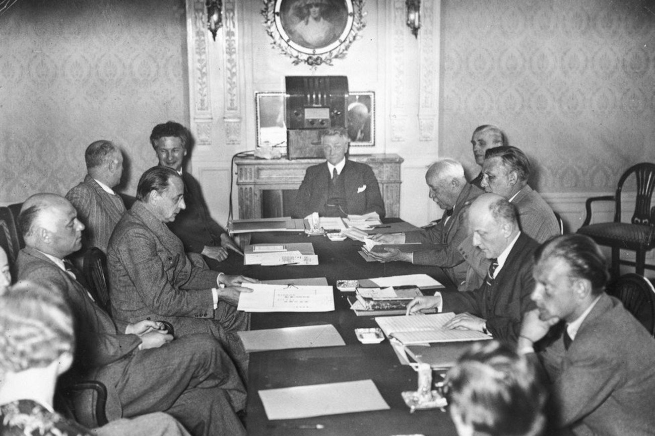 1936. Komisja konkursu podczas wyboru hymnu olimpijskiego na Olimpiadę w Berlinie