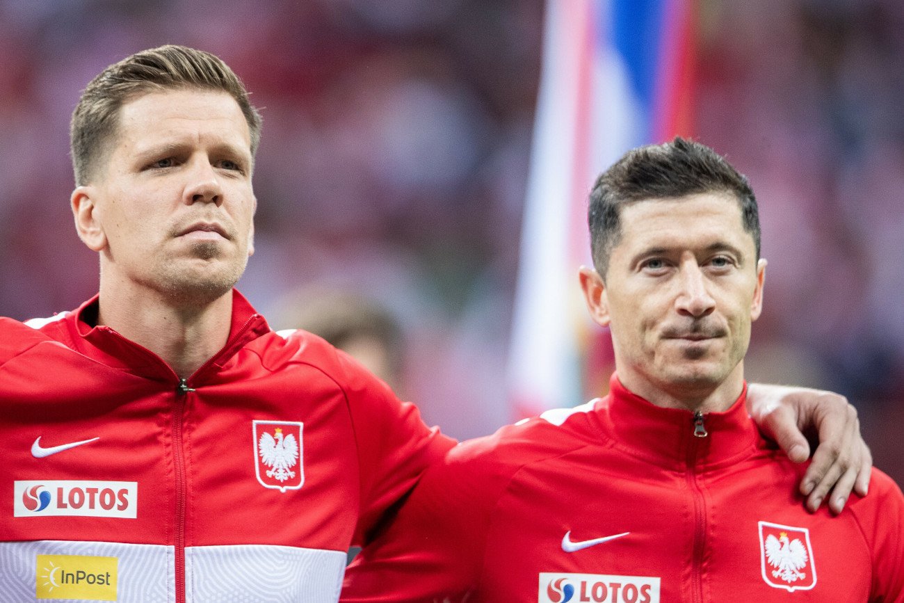 Wojciech Szczęsny i Robert Lewandowski są w czołówce najlepiej zarabiających piłkarzy za mecze dla polskiej kadry.
