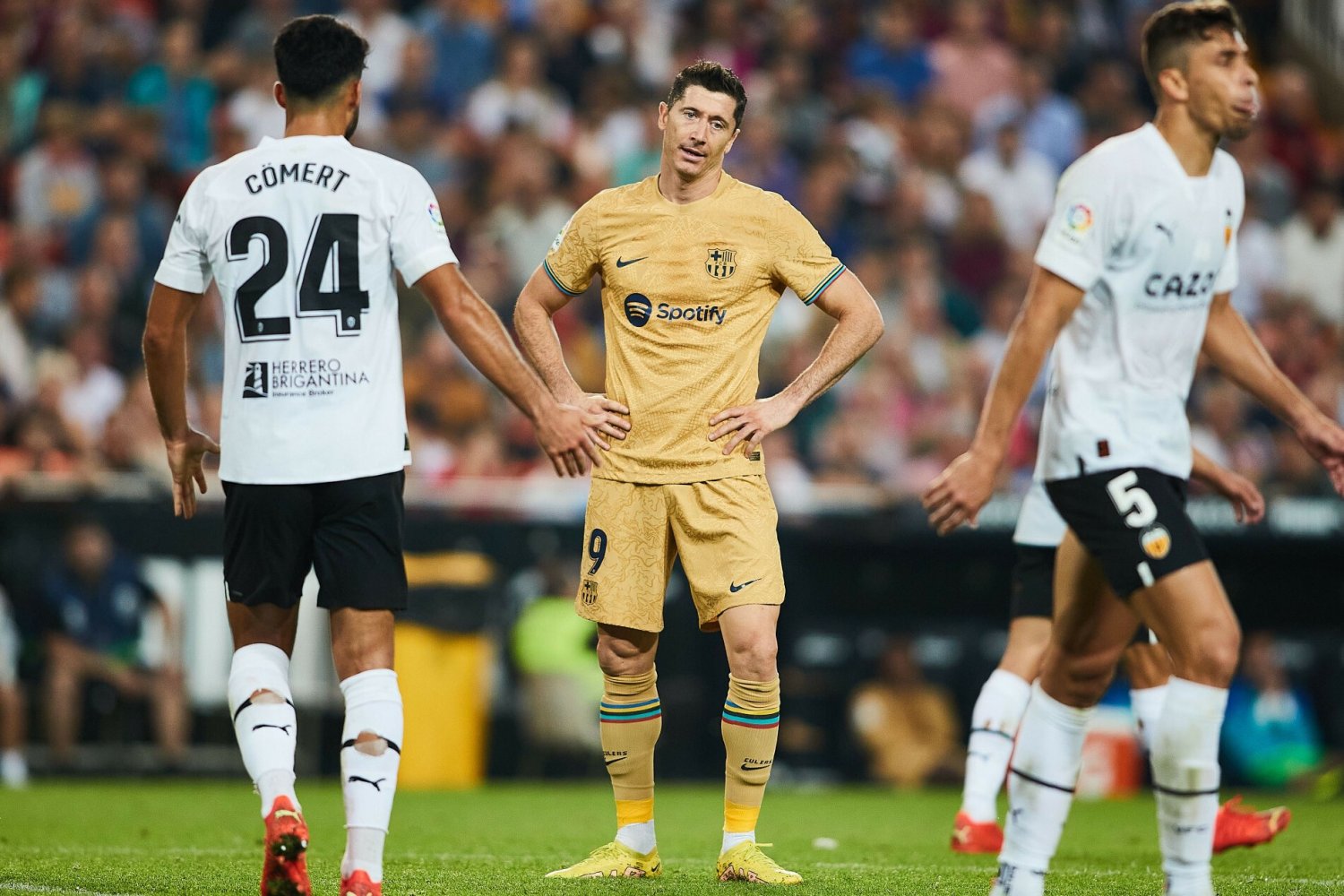 Lewandowski wściekał się na kolegów, a ci znów go nie widzieli. Więc im pokazał, kto rządzi