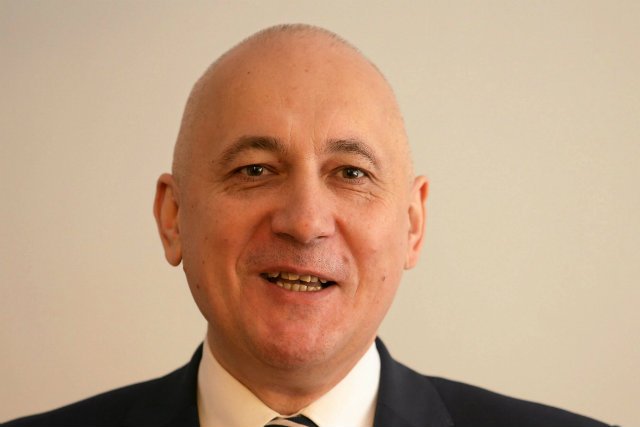 Joachim Brudziński wziął w obronę Patryka Jakiego ws. jego kontrowersyjnych słów nt. oprawców młodej Polki we włoskim Rimini.