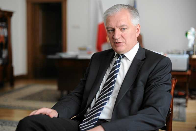 Minister sprawiedliwości Jarosław Gowin ma prawo w nosie