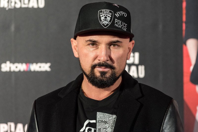 Patryk Vega podpadł Monice Banasiak, byłej żonie gangstera Słowika.