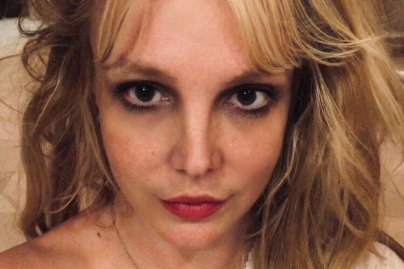 Britney Spears opowiedziała w autobiografii o krótkim romansie z Colinem Farrellem.