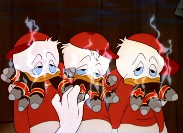 Disney już dekady temu , w kreskówce z 1949 r. "Donald's Happy Birthday, sugerował, że palenie zabija. Niemniej jednak palące postacie pojawiały się w bajkach regularnie. To m.in. Cruella De Mon ze "101 dalmatyńczyków".