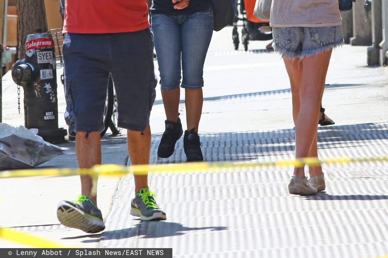 Jaki ubiór męski latem jest najodpowiedniejszy zdaniem ekspertki od etykiety?