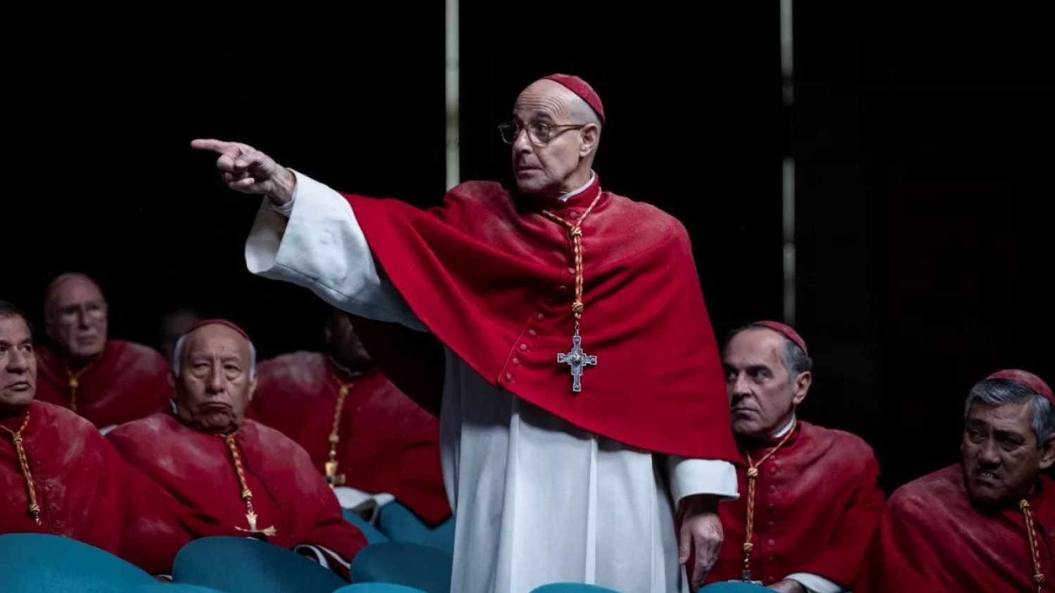 Stanley Tucci w nagrodzonym filmie "Konklawe". Stanley Tucci w nagrodzonym przez SAG filmie "Konklawe".