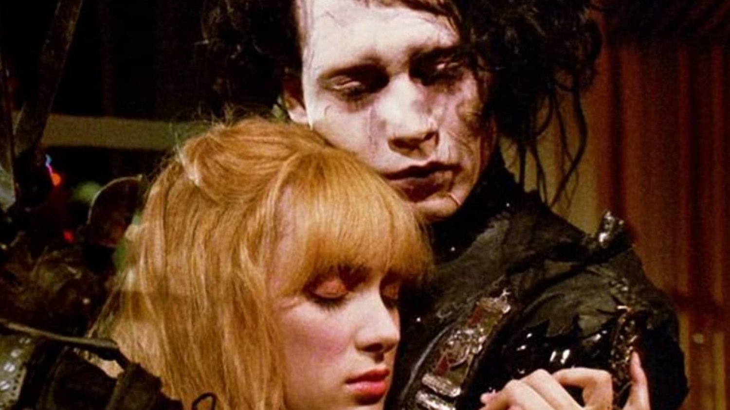 "Edward Nożycoręki": nietypowe filmy o miłości Winona Ryder i Johnny Deep w filmie "Edward Nożycoręki"