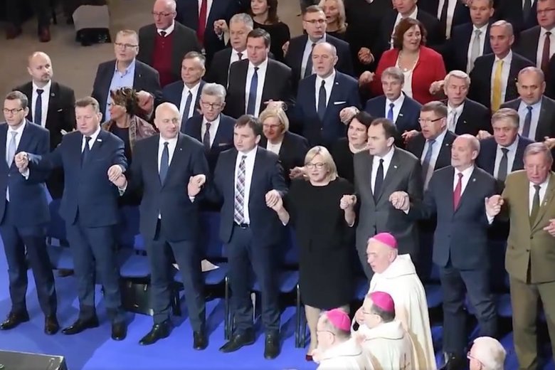 Politycy PiS tańczyli niedawno na 27. urodzinach Radia Maryja. Czy to ostatni taki taniec?