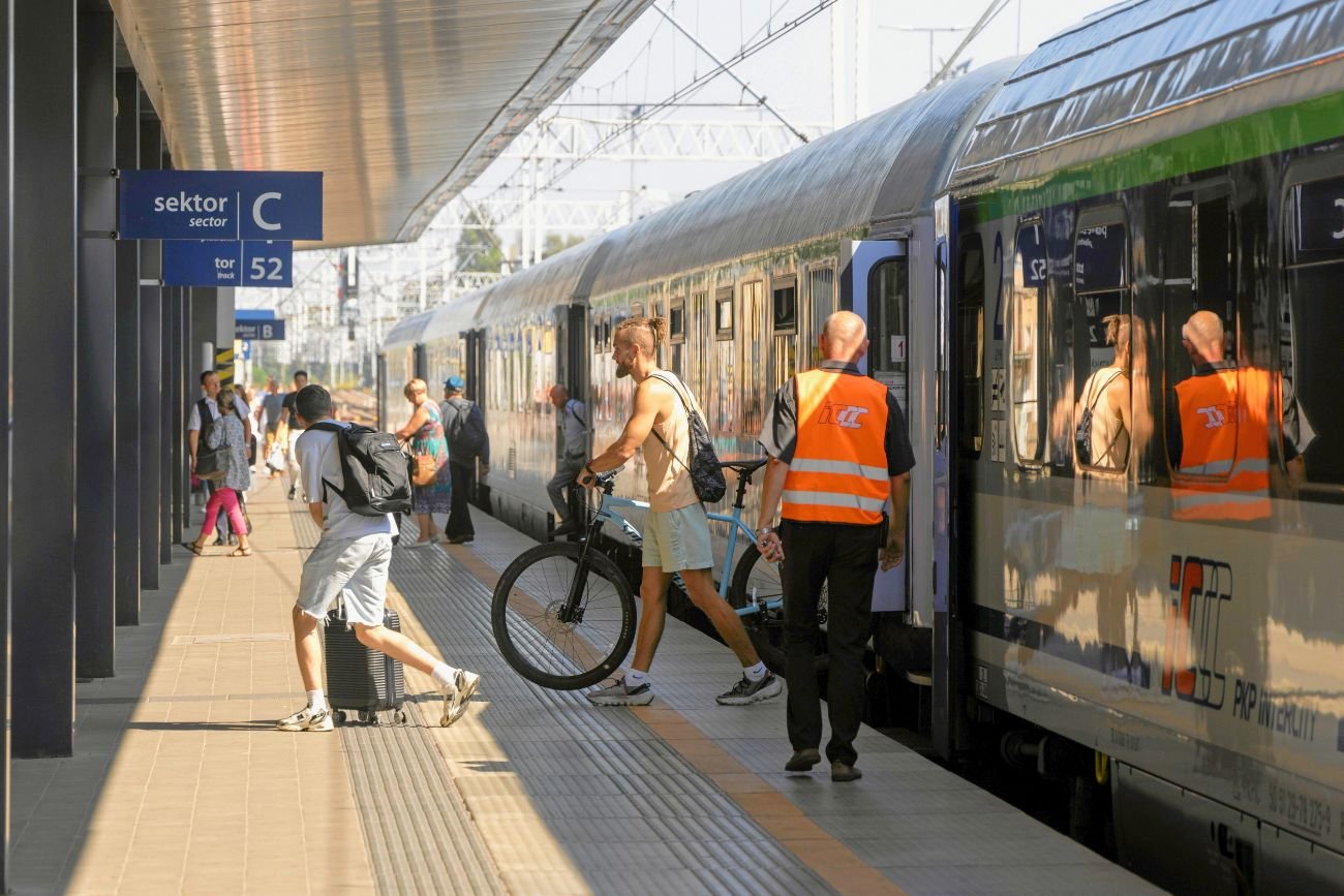 Ewakuacja pociągu PKP Intercity. W wagonie doszło do pożaru