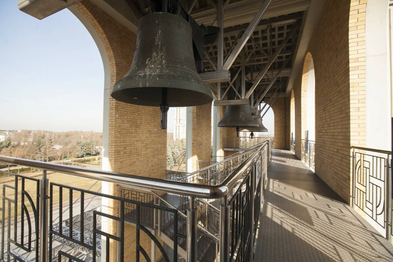 Ksiądz będzie musiał ściszyć dzwony kościelne. Parafianie wygrali batalię