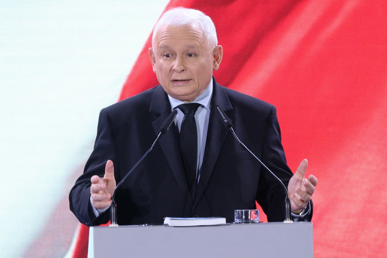 Jarosław Kaczyński przemawia na sobotniej konwencji PiS w Końskich