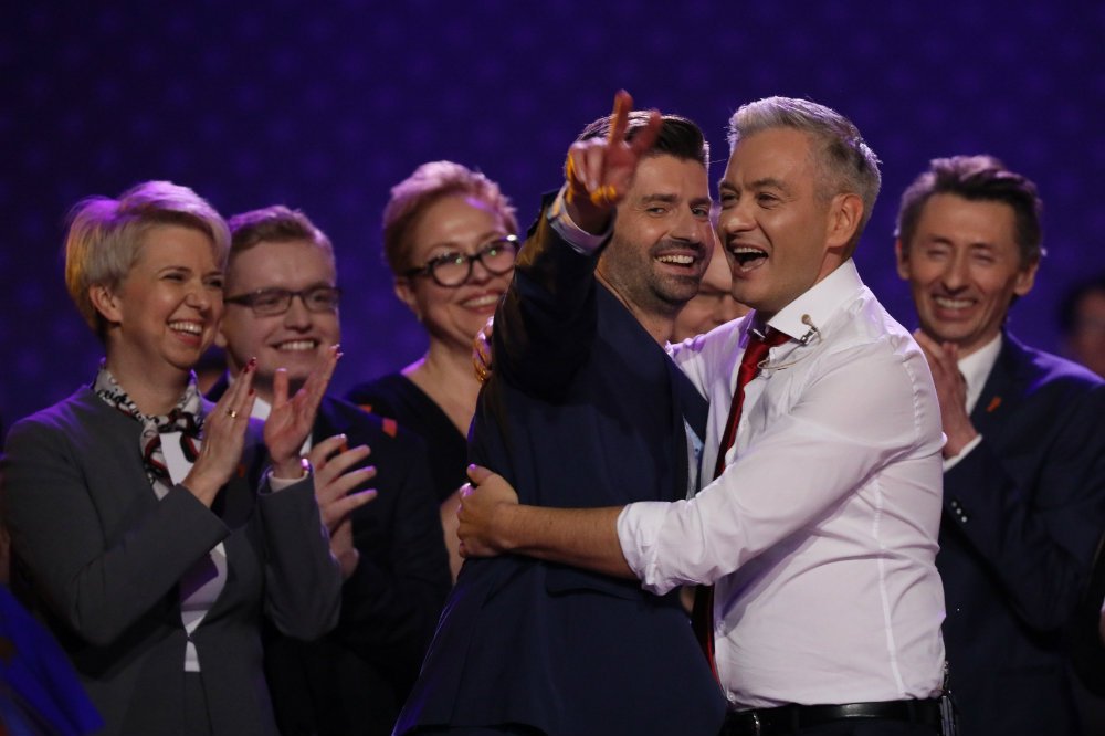 Robert Biedroń przedstawił na konwencji na Torwarze swoją drużynę, czyli współpracowników ugrupowania Wiosna.