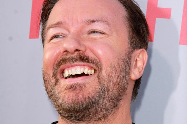 Śmiech Gervaisa wwierca się w mózg - a komik śmieje się bardzo często.