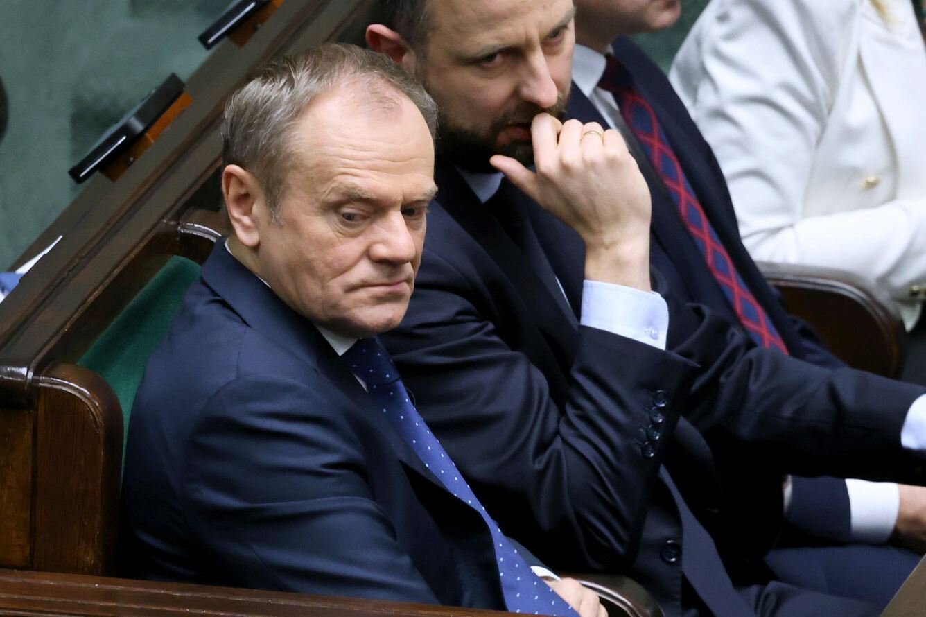 Sejm przyjął  ustawę okołobudżetową. Nie udał się fortel Dudy.